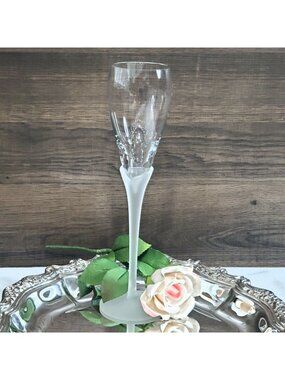 Colony Crystal Amaryllis Satin Champagne Flute Glass frosted stem 1980 vintage